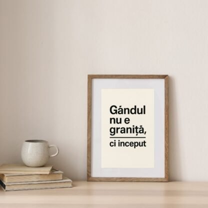 decor alb cu citat inspirațional despre gânduri și începuturi