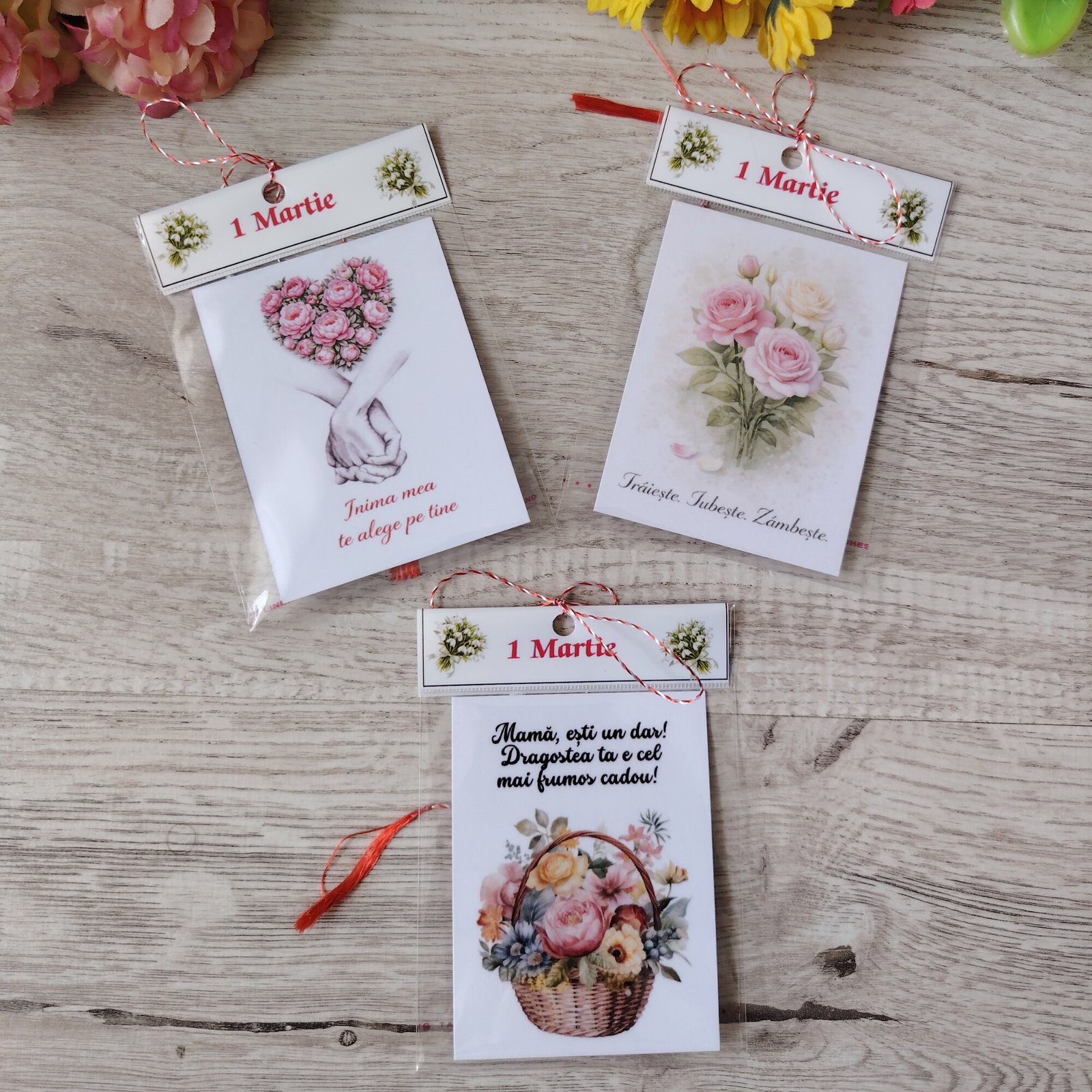 Martisoare pentru mama cu mesaj de recunostinta si design floral